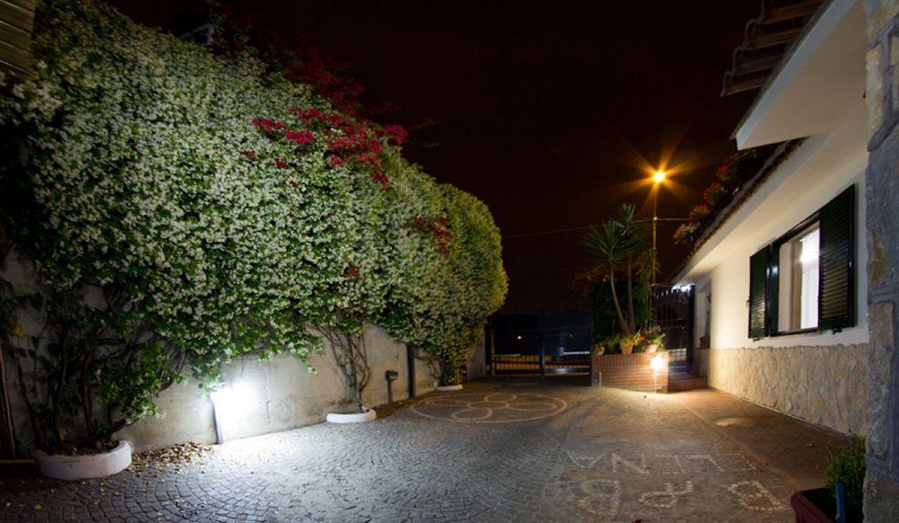 Elena Bed & Breakfast 2*